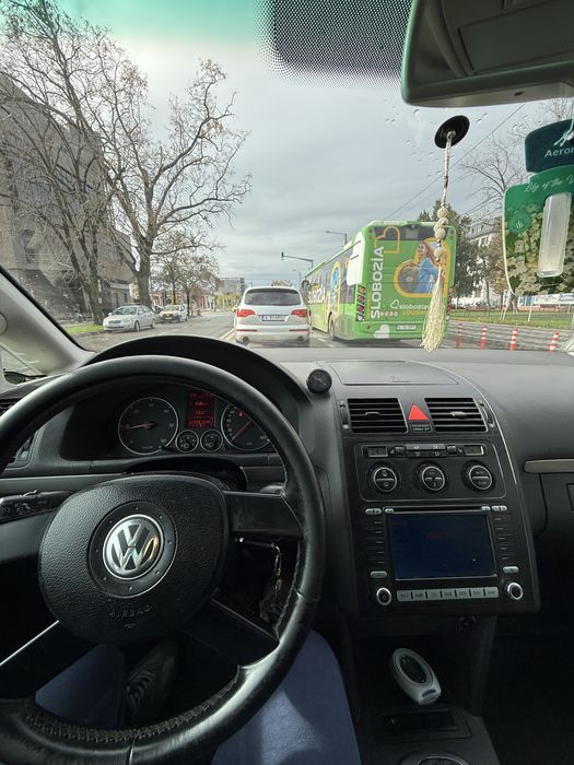 VW TOURAN monovolum, 2.0 diesel 140 CP, cutie automată