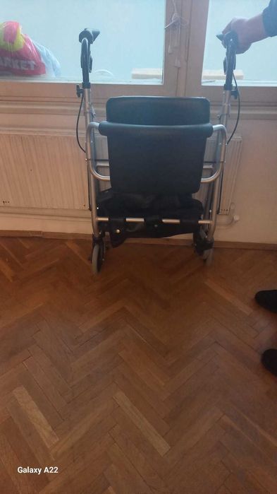 Ролатор за възрастни