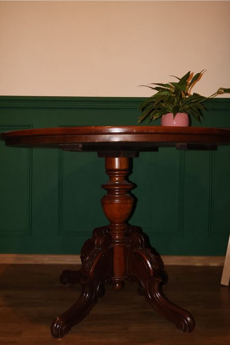 Masă vintage din lemn masiv