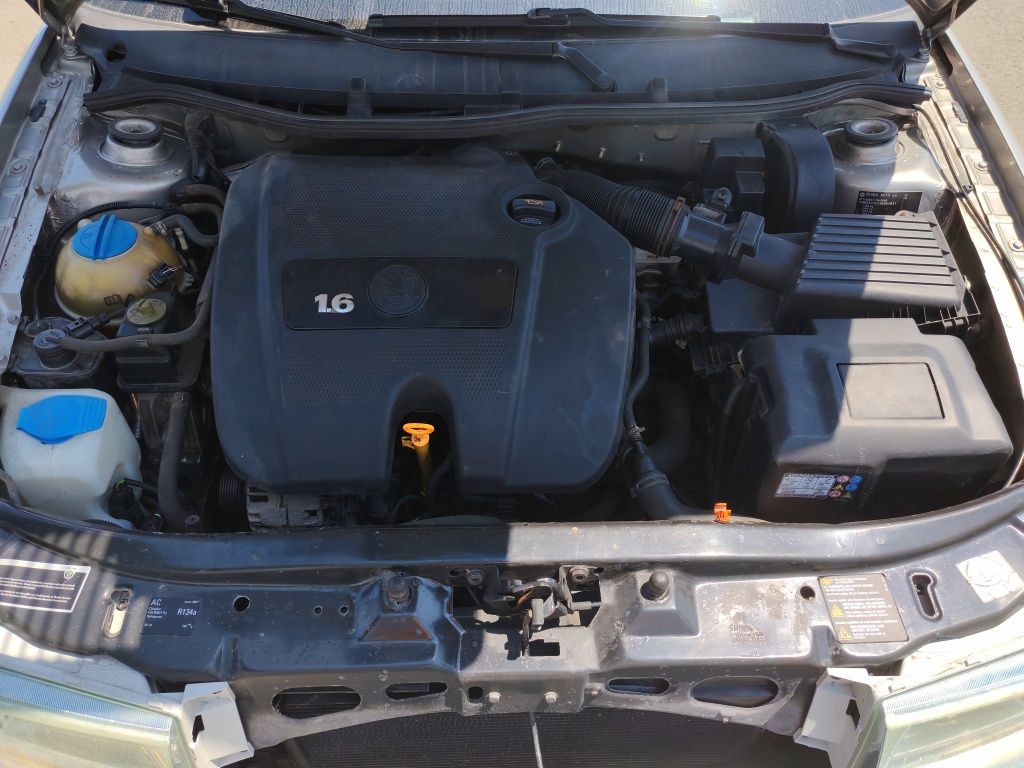 Skoda Octavia impecabila 2009 benzina 1.6 stare că noua 2750 e.