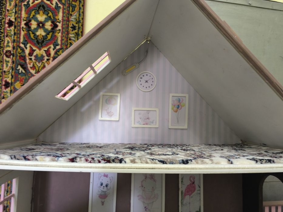 Кукольный дом с мебелью