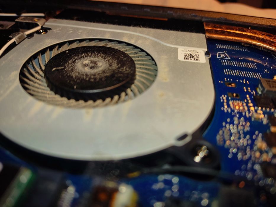 30% OFERTĂ! Mentenanță, upgradeuri și instalări software după plac.