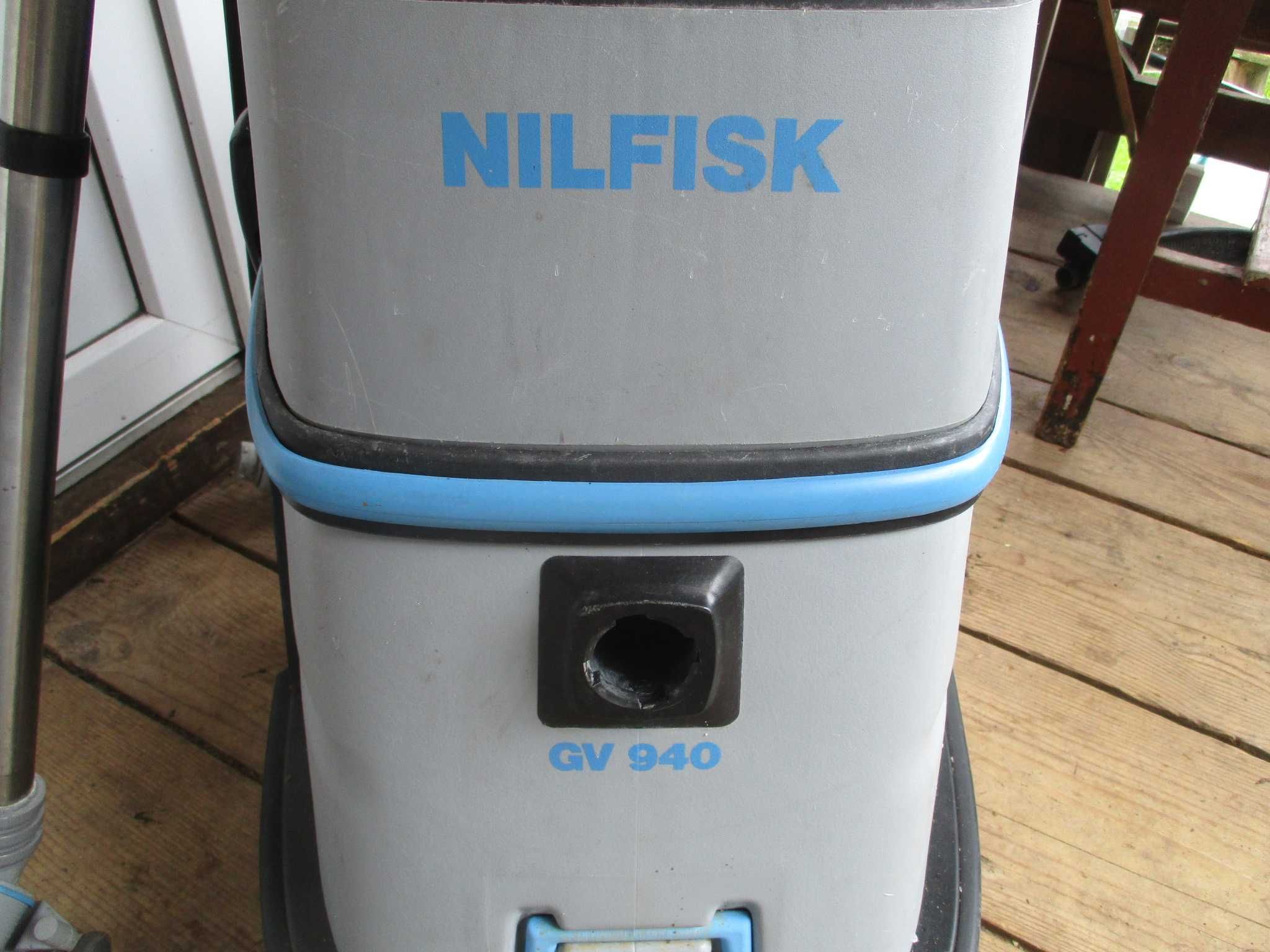 aspirator profesional  nilfisk /lichide