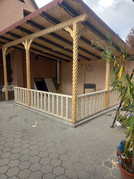 Stalpi sculpati,filigorii,foisoare