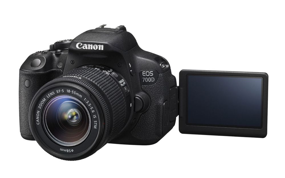 Продам Canon 700D