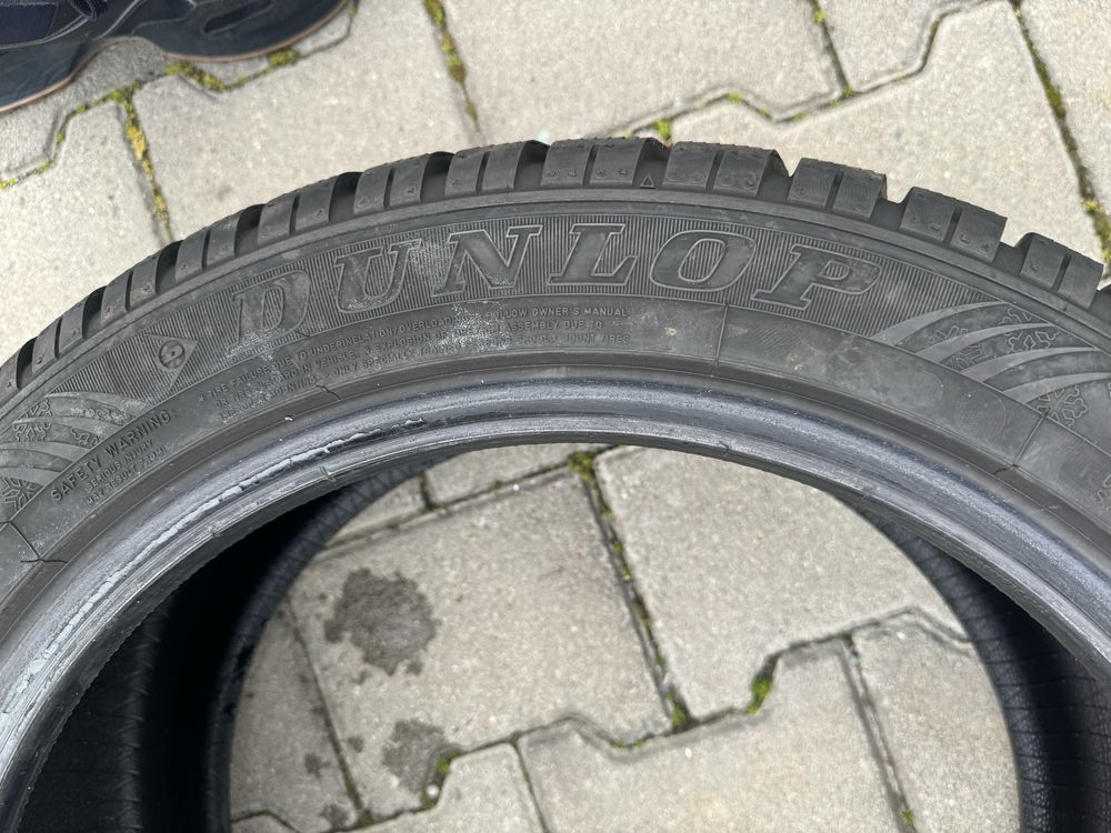 2 бр Зимни гуми Dunlop 235/45/17 dot2721