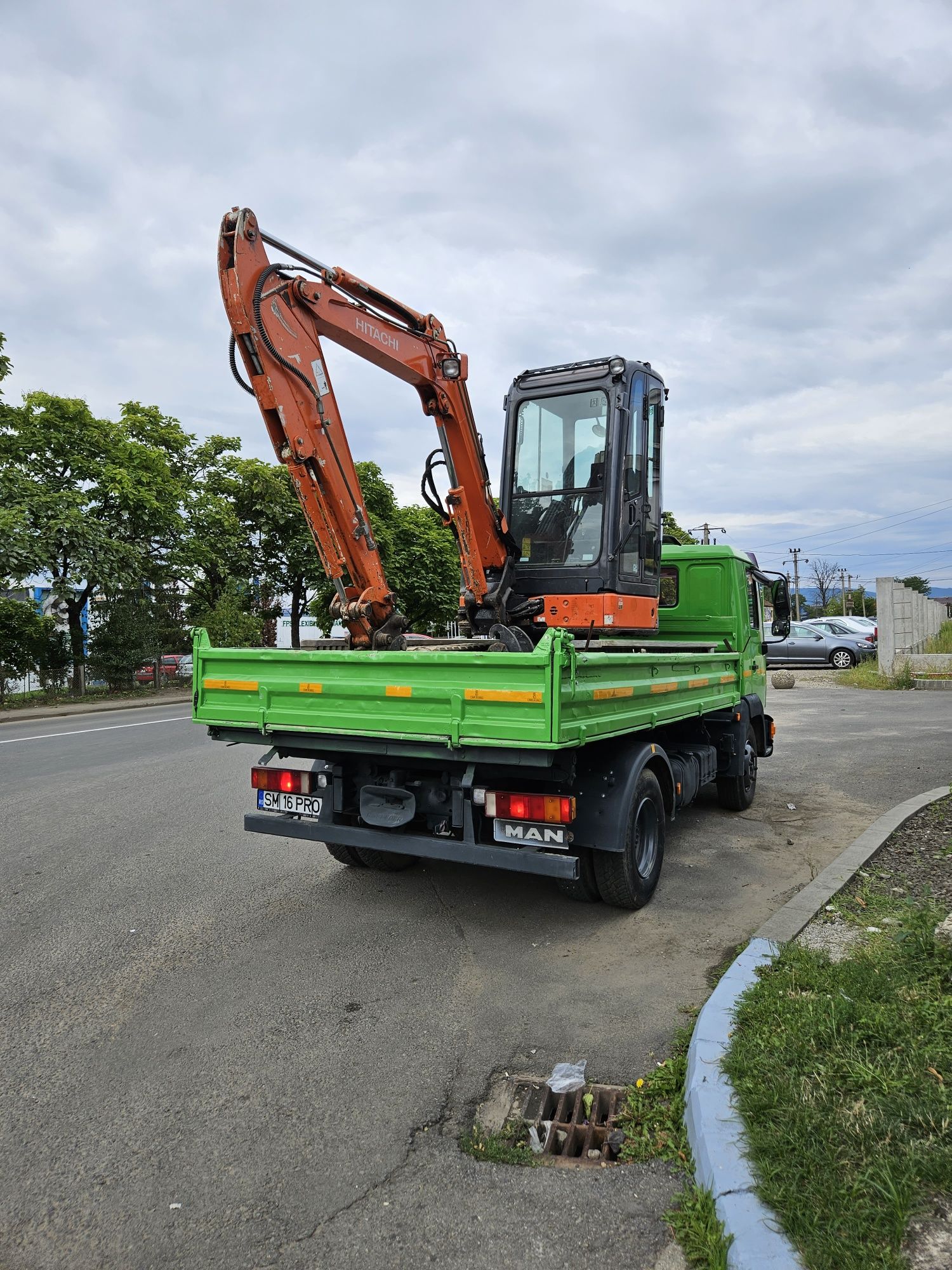 Lucrări excavator, săpături, demolări, defrișări,  transport materiale