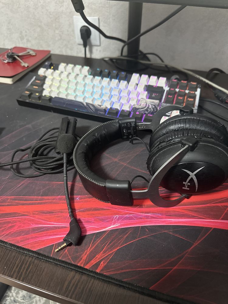 Продам наушники HyperX cloud2