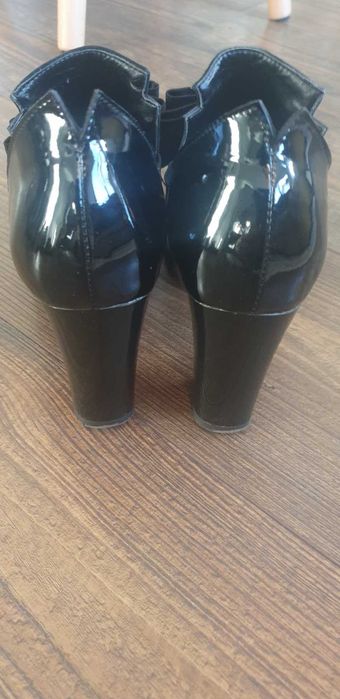 Дамски обувки на ток