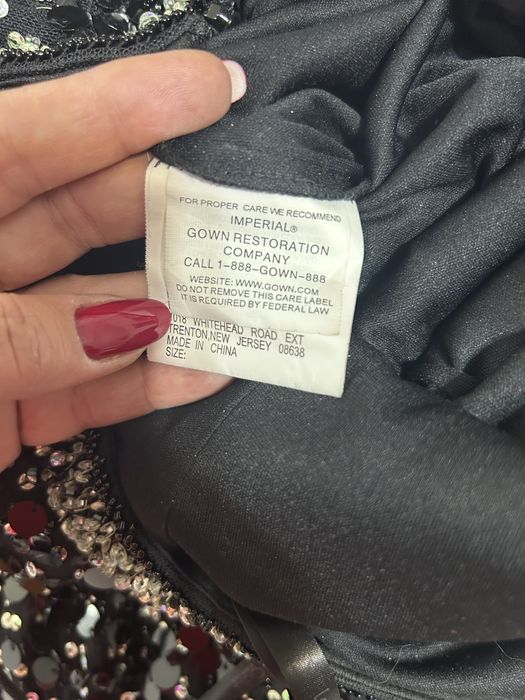 Rochie eleganta seara, lucrata manual stare foarte buna.