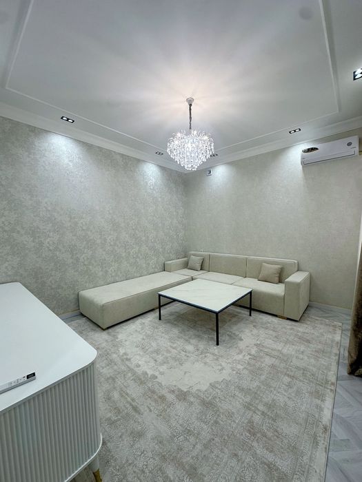 Яккасарой  Касмановитлар метро якинда ижарага квартира бор