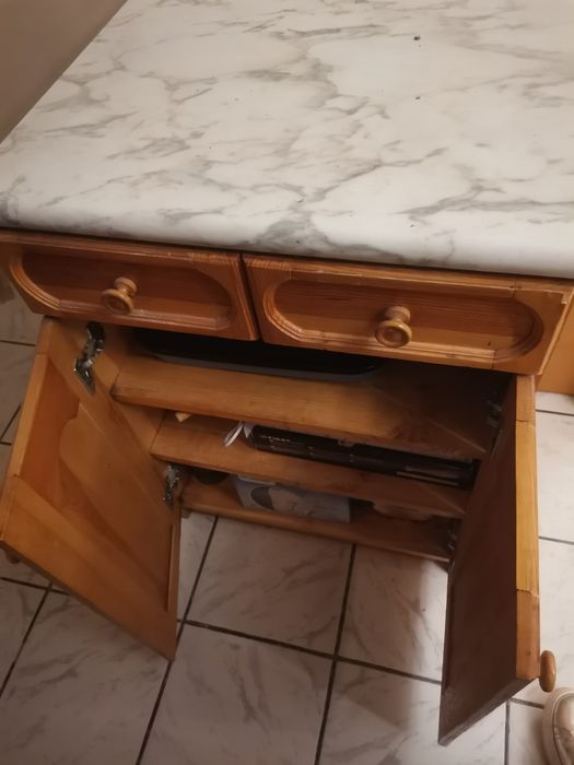 Дървен шкаф от масив шир/дълбочина/височина 60/61/86см