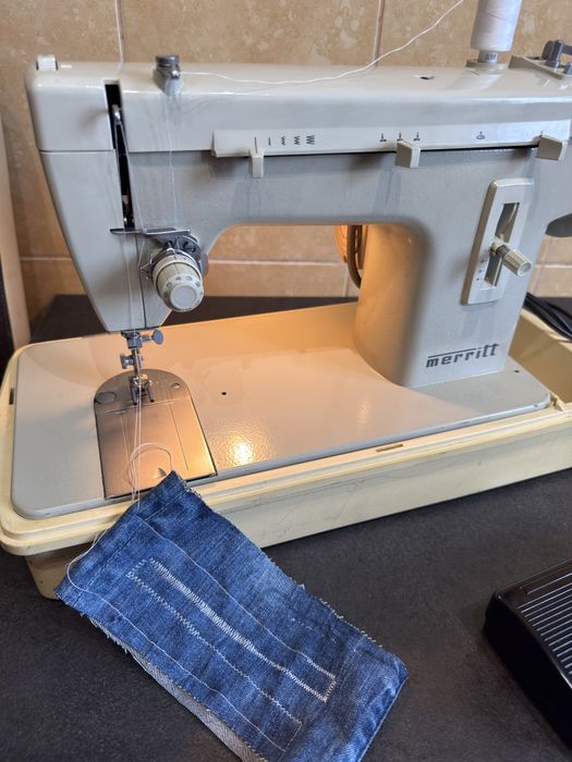 Masina de cusut surfilat si butoniere Singer Merrit Germania