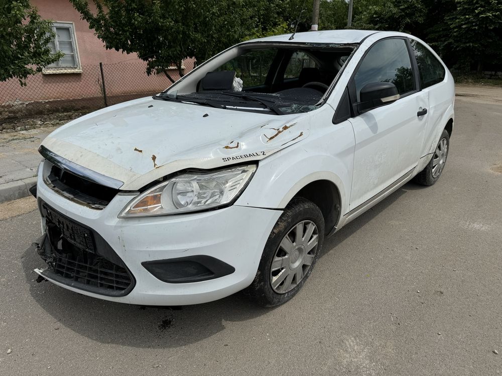 Продавам форд фокус на части