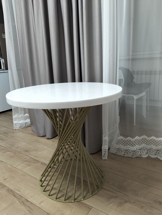 Стол дизайнерский