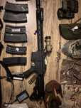 Arma airsoft + echipament