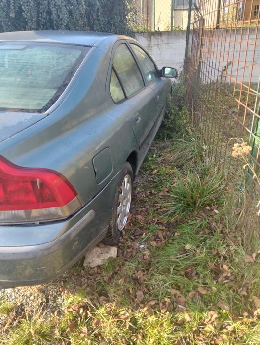 Vând sau dezmembrez Volvo