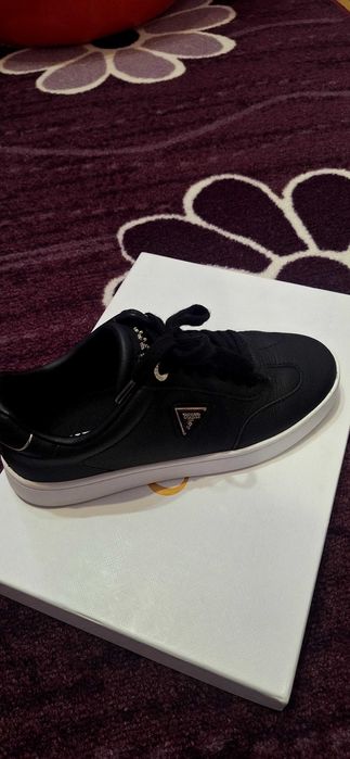 Дамски маратонки GUESS