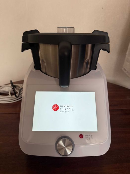 Мултифункционален кухненски робот Monsieur Cuisine Smart