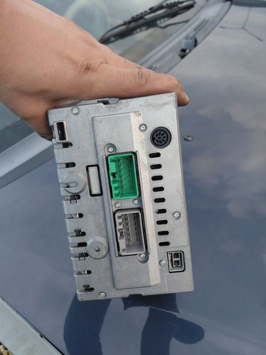 Радио за Volvo V40