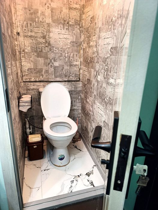 Аренда чил 17кв оринтир парламент 2 хона 3 этаж 4 этажлий дом