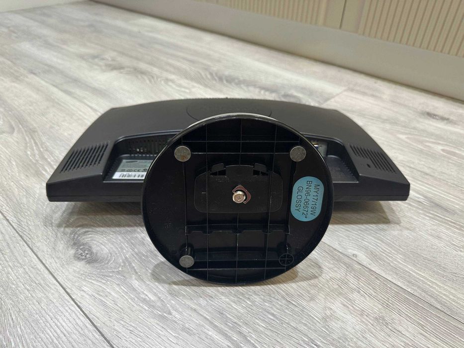 Продам монитор Samsung SyncMaster 943NWX 19 дюймов