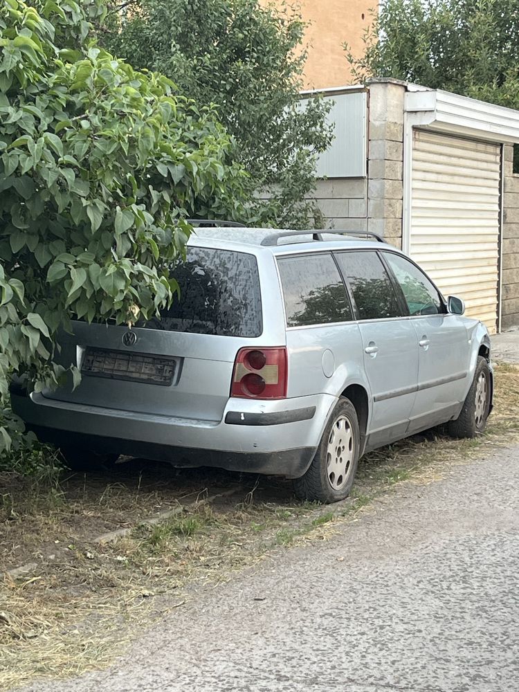ПРОДАВА СЕ!! на части