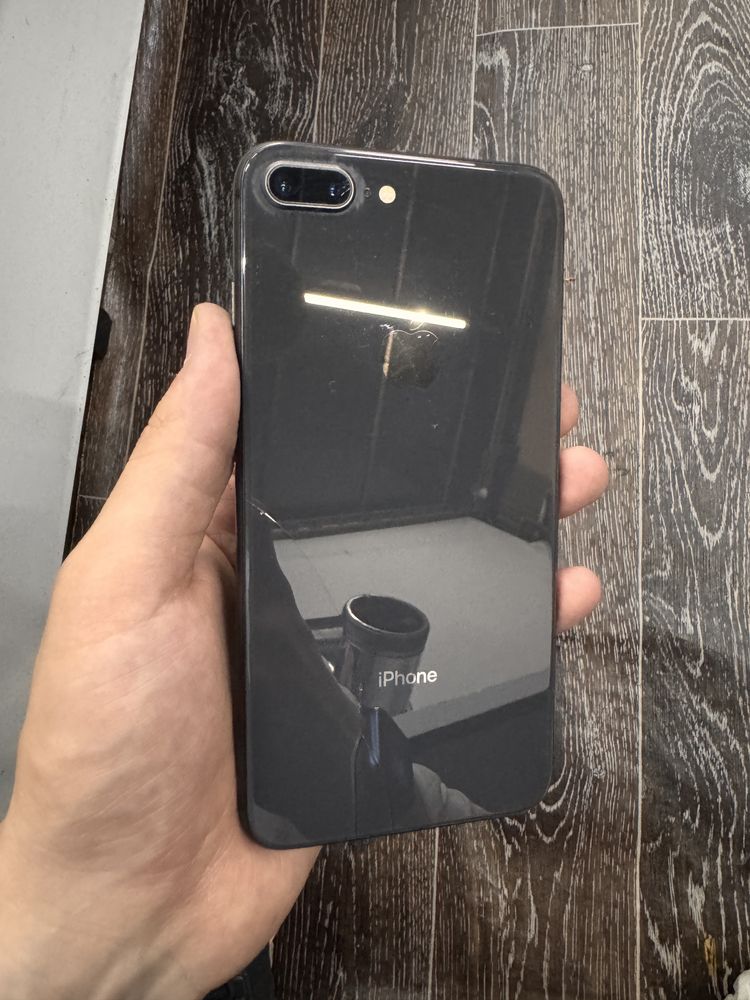 Iphone 8 Plus qora 64GB