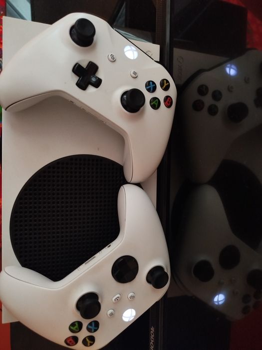 Xbox series s отличное состояние