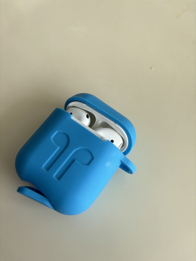 Airpods 1 + чехол в подарок