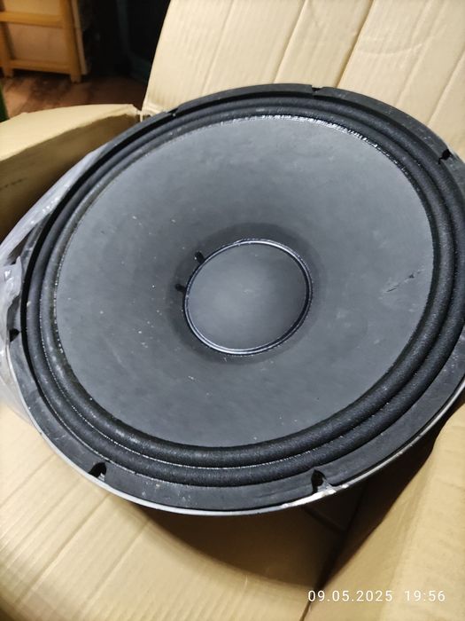 Продам динамики 18 дюймов HK фирменные. Англия Америка.