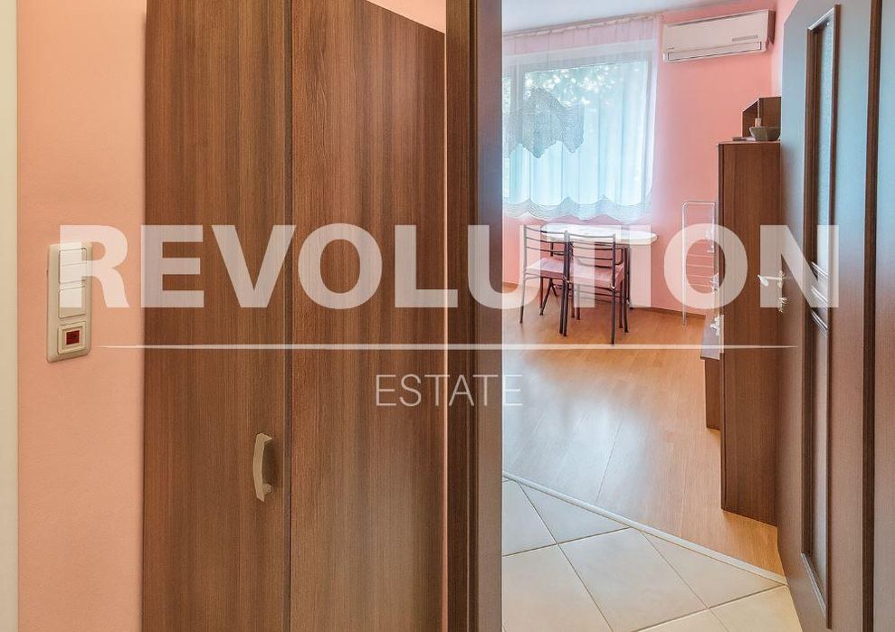 Дава се под наем Едностаен апартамент в Варна, Лятно кино Тракия - 27 кв.м за 250 € - Снимка #2