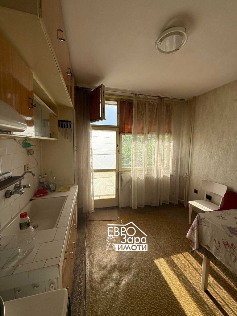Продава се Четиристаен апартамент в Стара Загора, Център - 91 кв.м за 940 €/кв.м - Снимка #4
