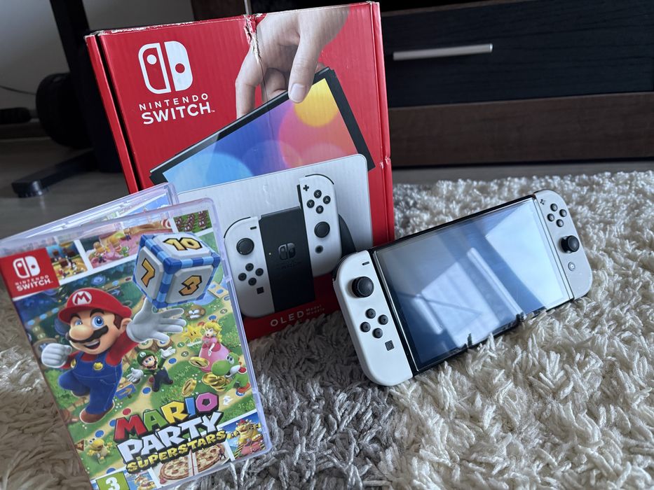 Nintedo Switch OLED (versiune rara alba) + Mario Party Superstars