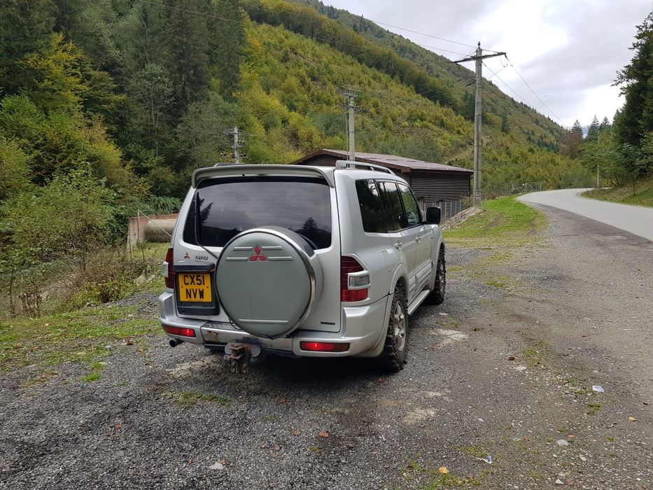 Dezmembrez mitsubishi pajero motor 3.2 mk3