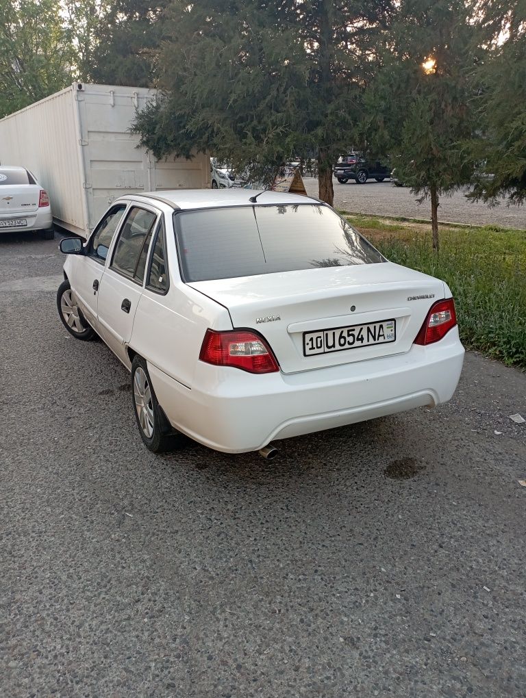 Нексия сонс 1500 ,2014 год белый