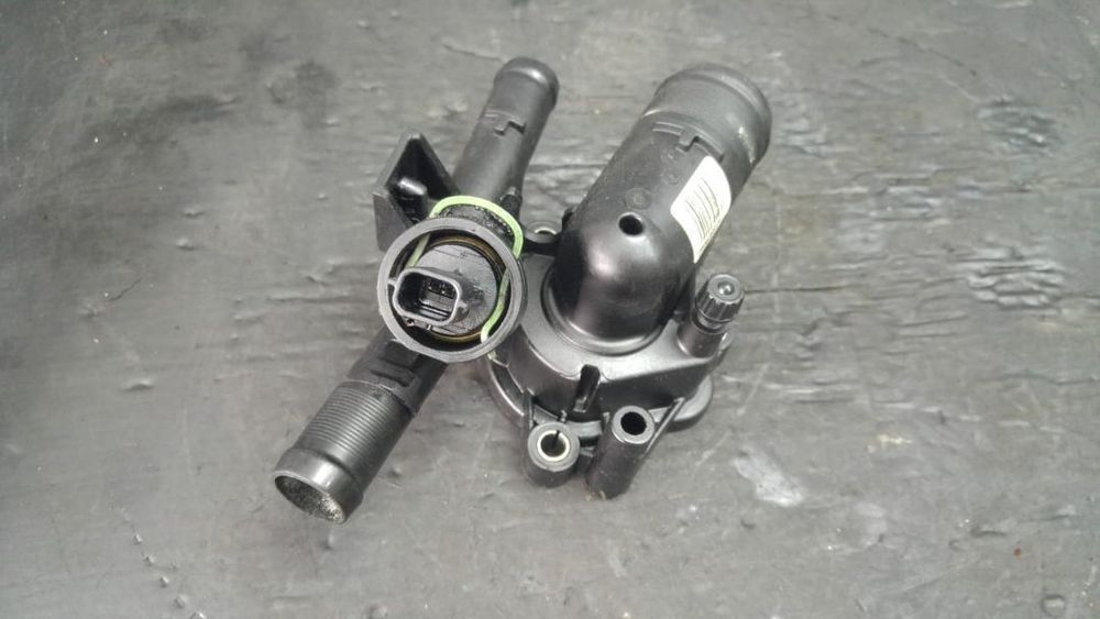 termostat  lichid racire 2.0 dci m9rc615  renault megane 3 scenic 3  8200978542