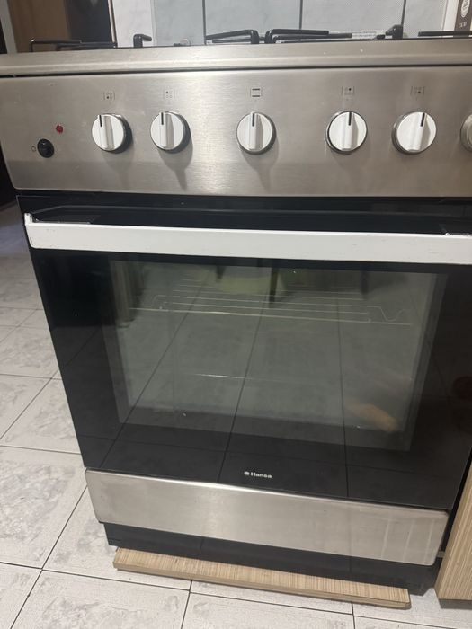 Aragaz Hansa pe gaz, aprindere electrica. Nu asigur transport!