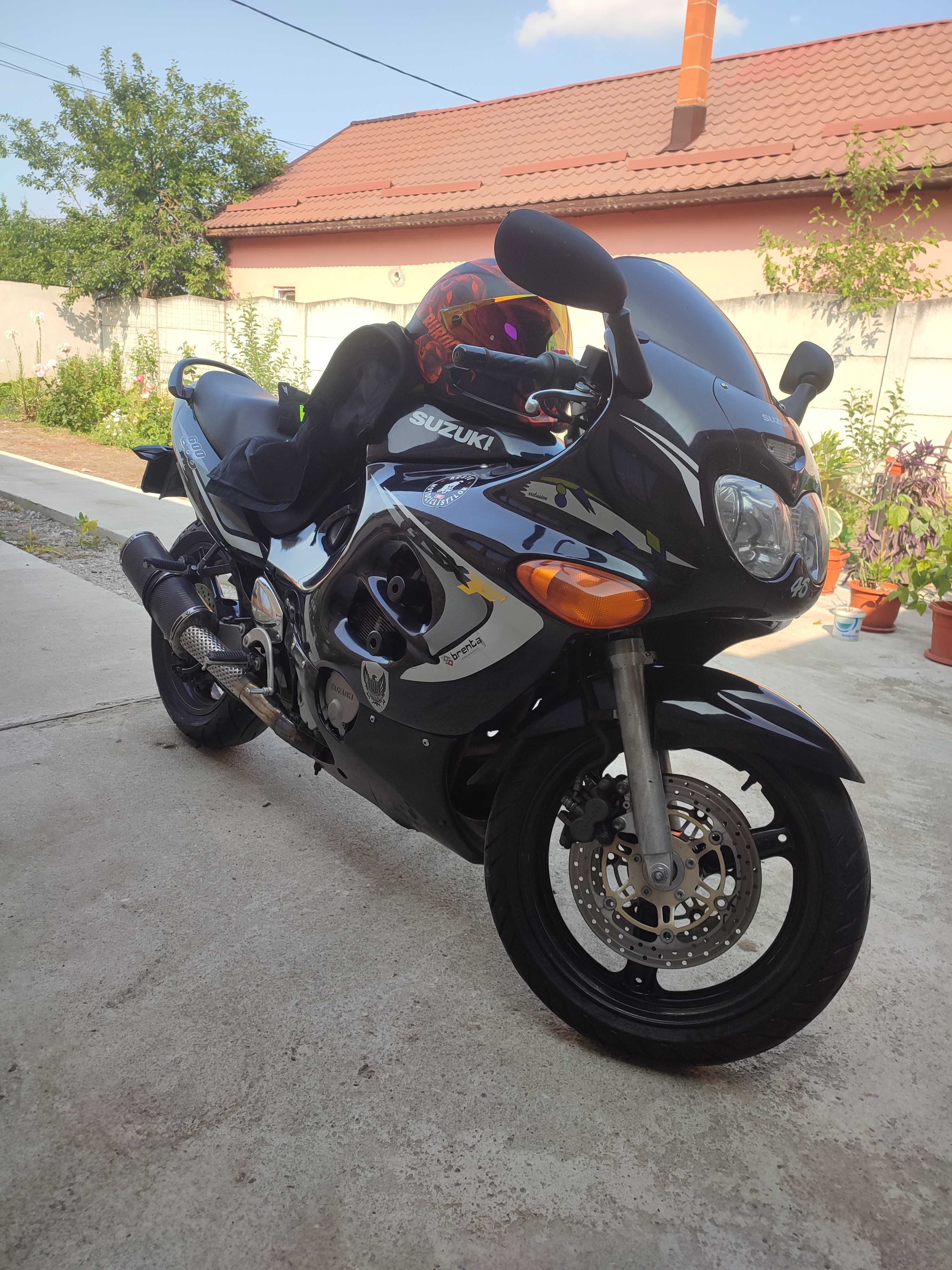 Vând Suzuki gsxf 600 kataan