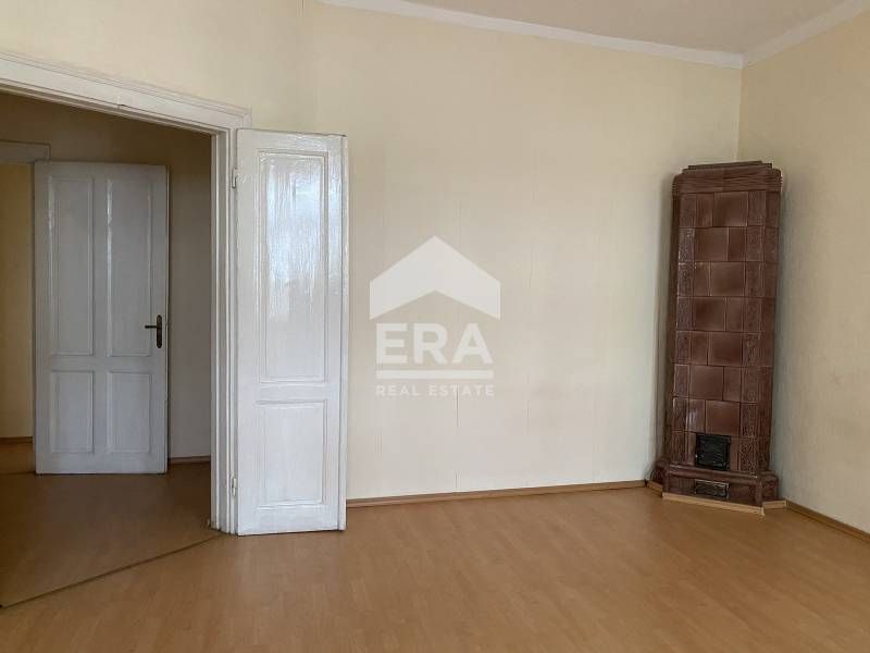 Продава се Тристаен апартамент в София, Център - 123 кв.м за 3163 €/кв.м - Снимка #3