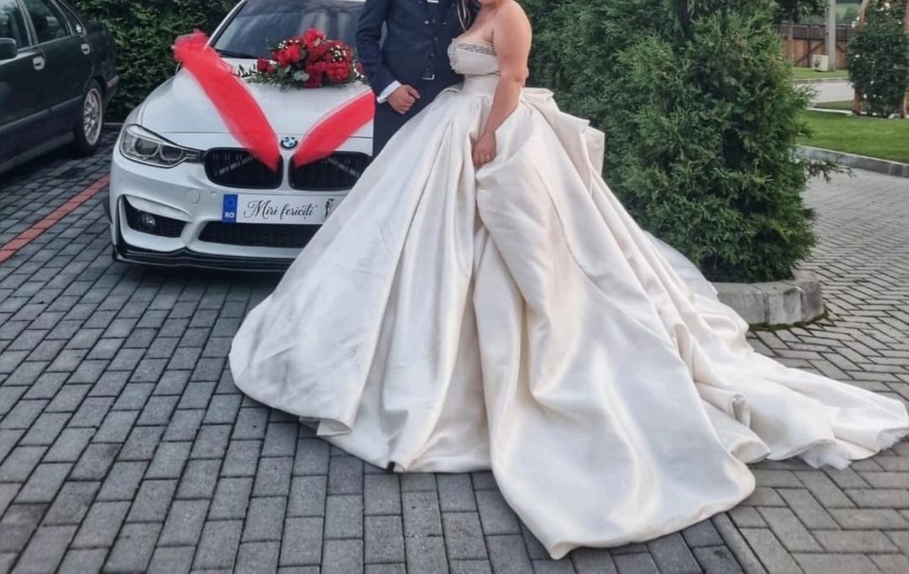 Rochie mireasa cu trena  Aryanna Karen