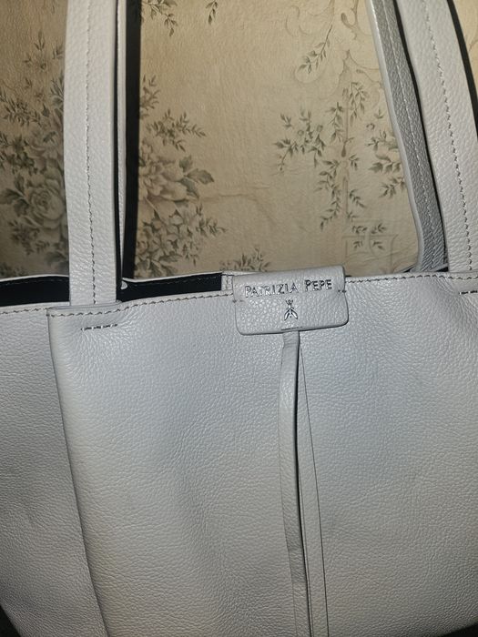 Дамска чанта Patrizia Pepe естествена кожа