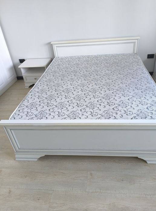 Кровать двуспальная