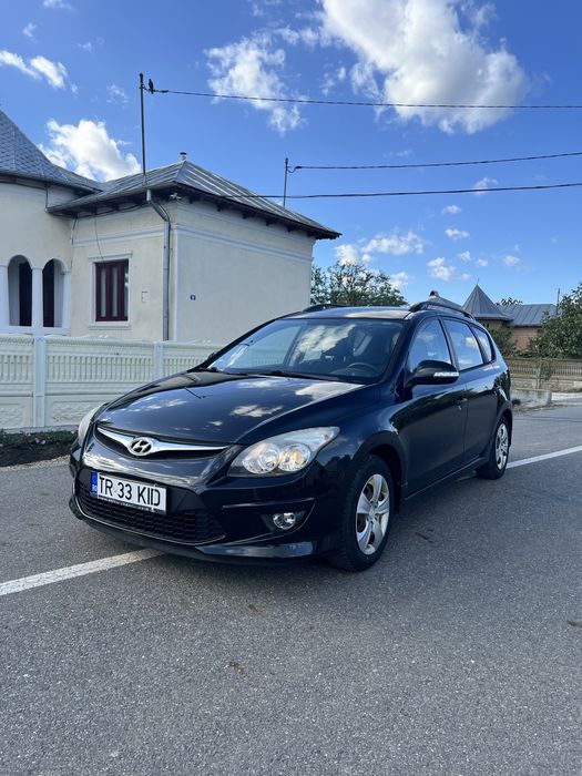 Hyundai i30 CW 1.4 Benzină • 100 CP • 2011 • Euro 5 • Bună stare
