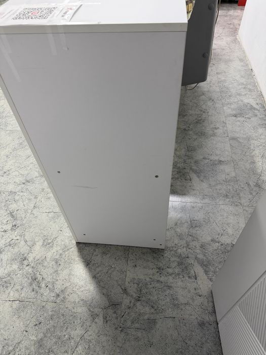 Ресепшн стол для салона