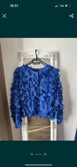 Сако Zara с 3D елементи