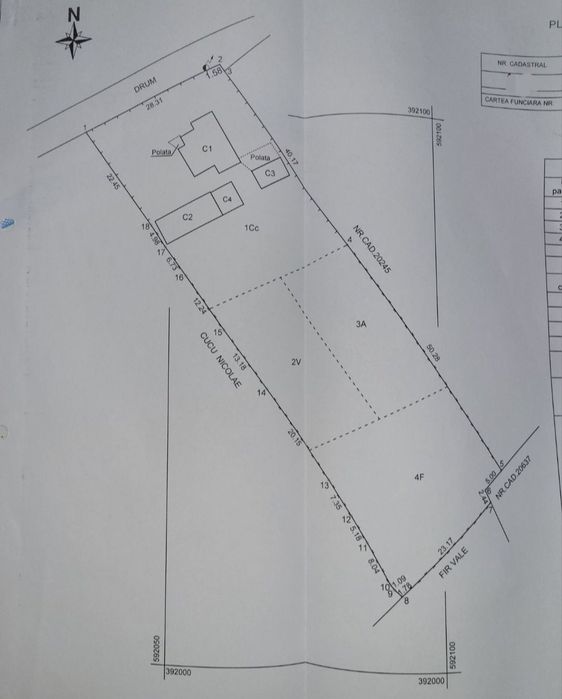 Case cu toate utilitățile și acces asfaltat - teren 2740m