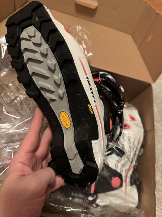 Clapari ski boots Scott Celeste W mondo 24 nou