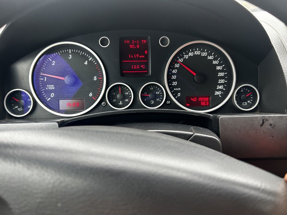 Vand sau schimb cu 8+1