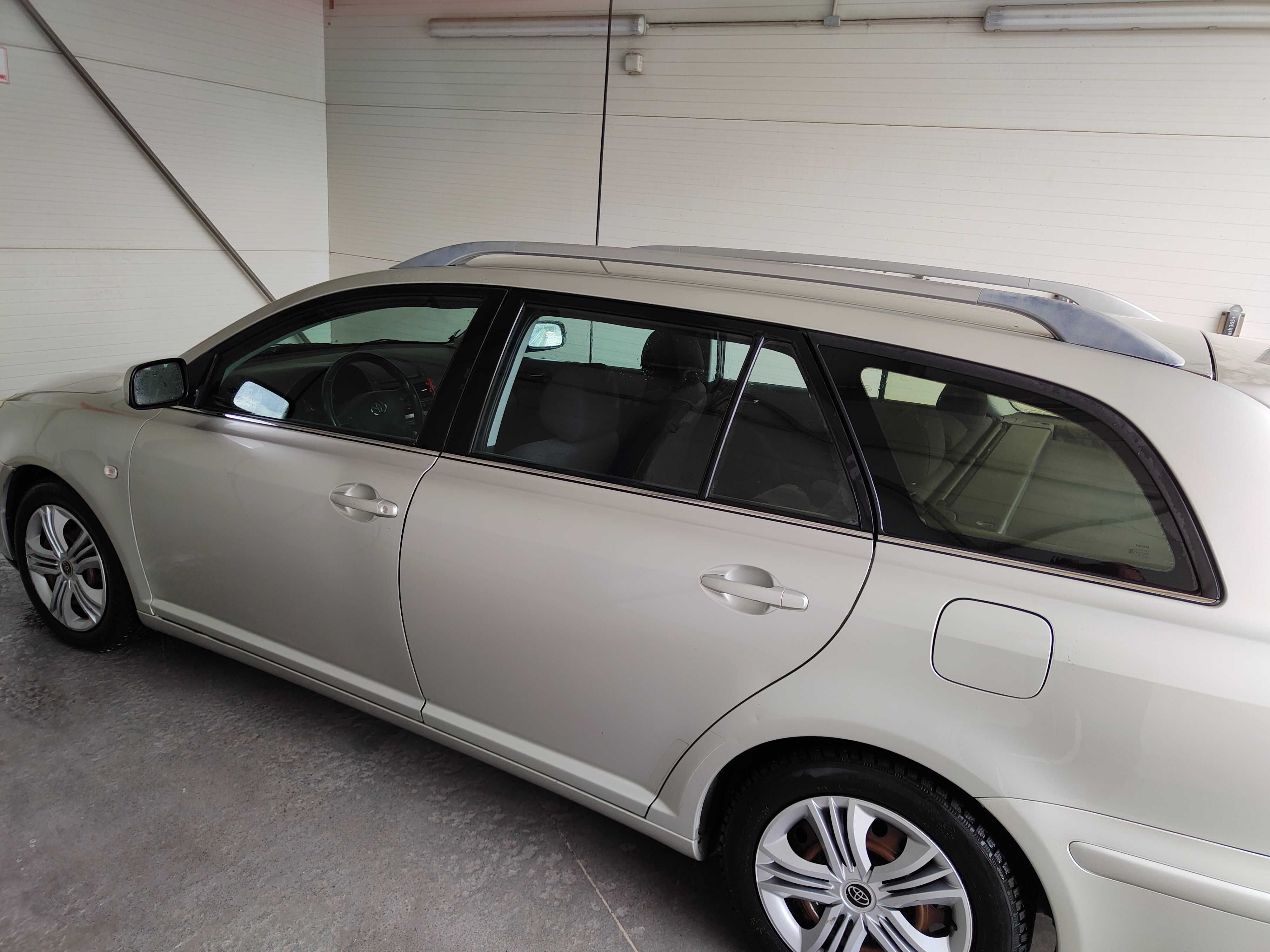 Toyota avensis 2.0 147 Бензин Автомат цяла за ЧАСТИ